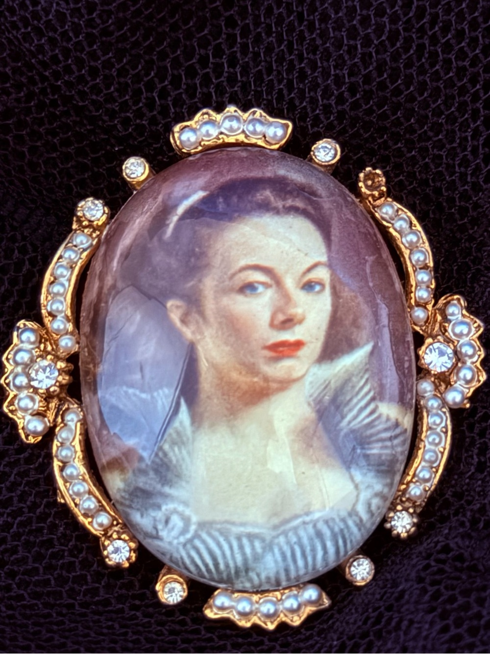 Vintage Victorian Revival Portrait Miniature Brooch Pin – Gold Tone Faux Pearl